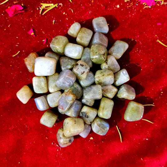 Rodado Labradorita – Protección, Intuición y Energía Espiritual