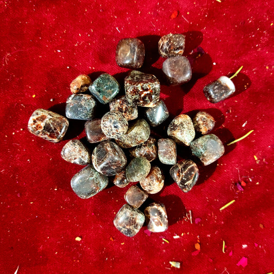 Rodado Granate – Limpieza Energética, Vitalidad y Protección