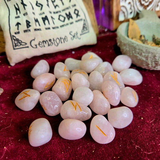 Runas de Bruja de Cuarzo Rosa