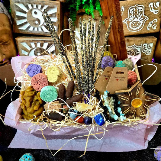 Caja Sorpresa pequena de Inciensos Minerales Cosmetica Natural y Esoterismo para regalo arcania artesania