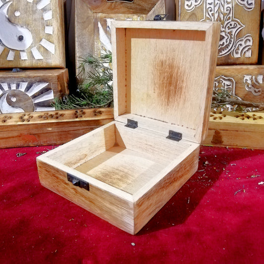Caja Madera Tallada Ying Yang Mediana