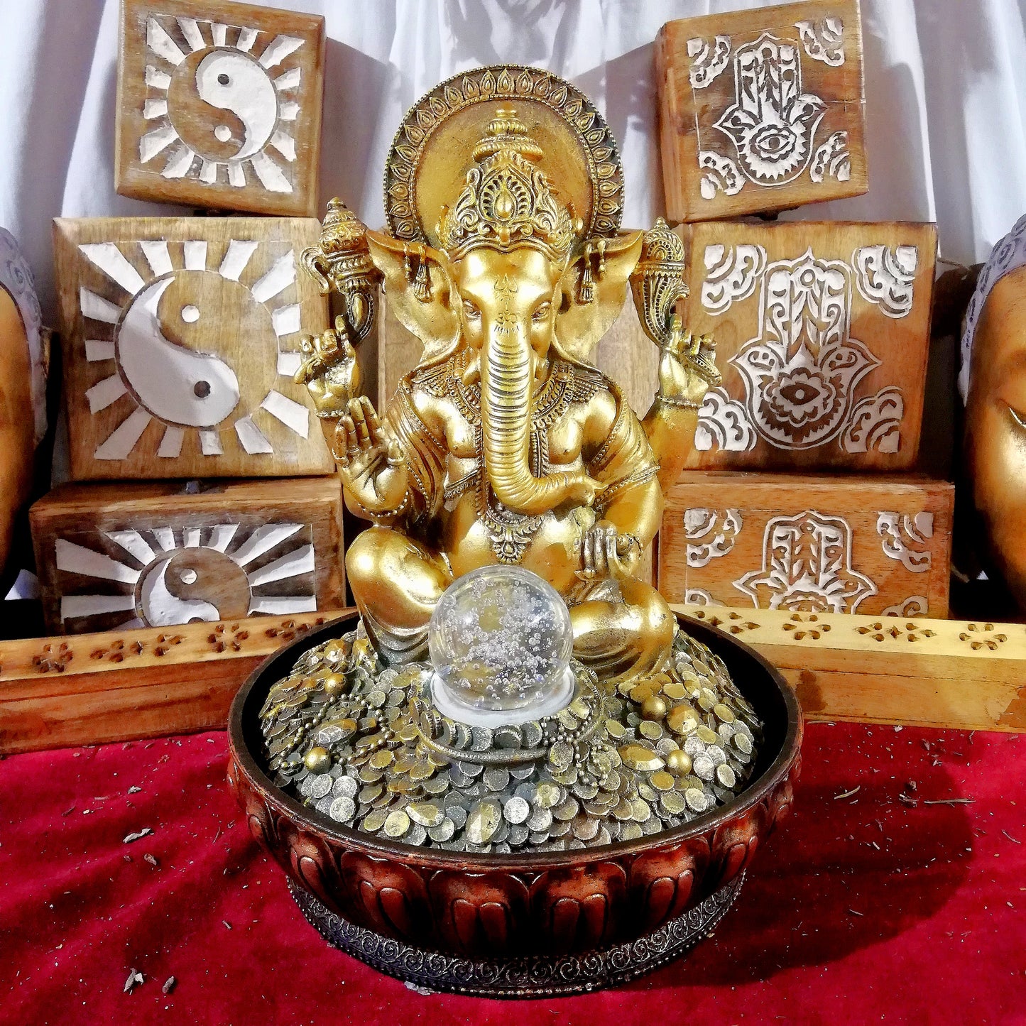 Fuente Ganesha Dorada con Bola