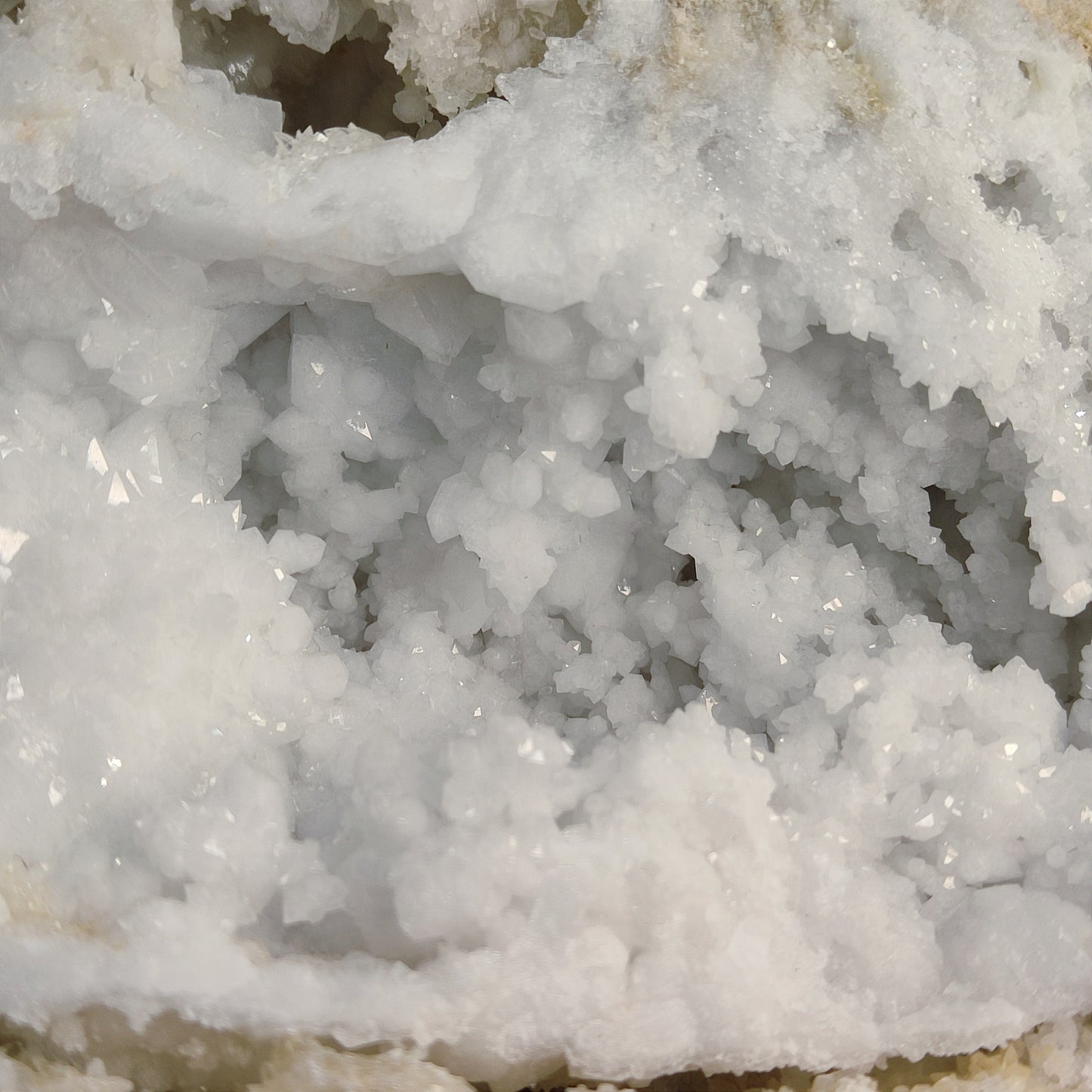 Geoda de Cuarzo Blanco 15CM