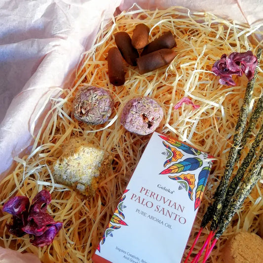 Kit de inciensos para purificar espacios, eliminar energías negativas y renovar la vibración de tu hogar o tu altar de manera efectiva y sencilla. Con aromas y hierbas naturales, arcania artesania.