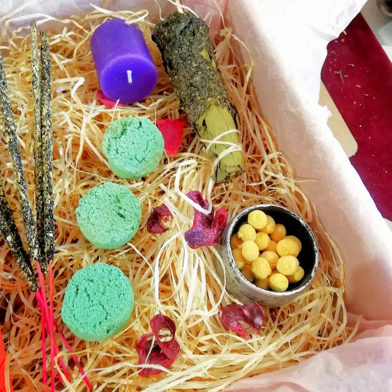 Kit ritual de inciensos para limpiar energías negativas, purificar espacios, renovar vibraciones y aportar claridad, paz y armonía. Con aromas y hierbas naturales, arcania artesania.
