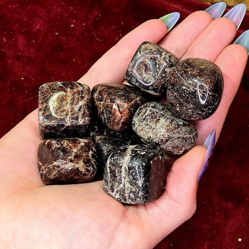 Rodado Granate – Limpieza Energética, Vitalidad y Protección