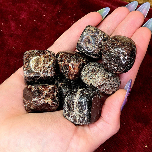 Rodado Granate – Limpieza Energética, Vitalidad y Protección