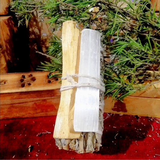 Atado Salvia Blanca, Palo Santo y Selenita