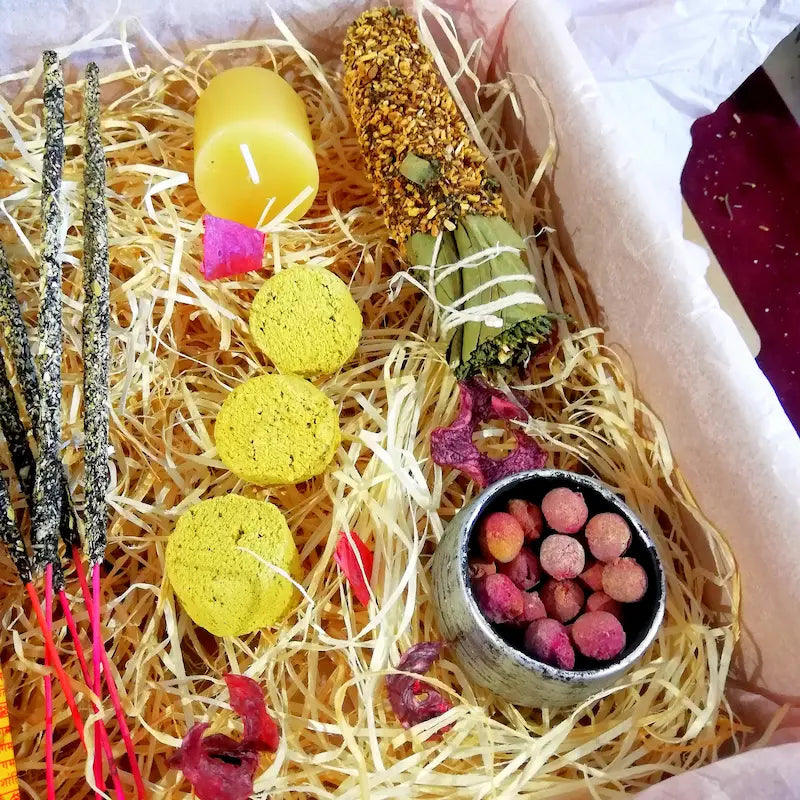 Kit ritual con inciensos para ayudarte a activar tu mente, ordenar tus pensamientos, mejorar la concentración, claridad y enfoque durante estudio o trabajo. Con aromas y hierbas naturales, arcania artesania.