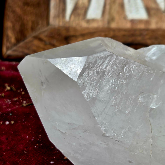 Drusa de Cuarzo Cristal 525g – Amplificador de Energía y Purificación