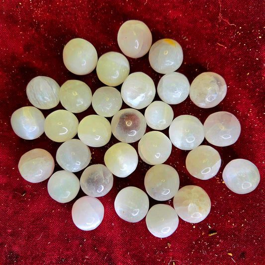 Rodado de Selenita – Piedra de Limpieza Energética y Paz Interior