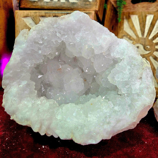 Geoda de Cuarzo Blanco 15CM 3.713 kg