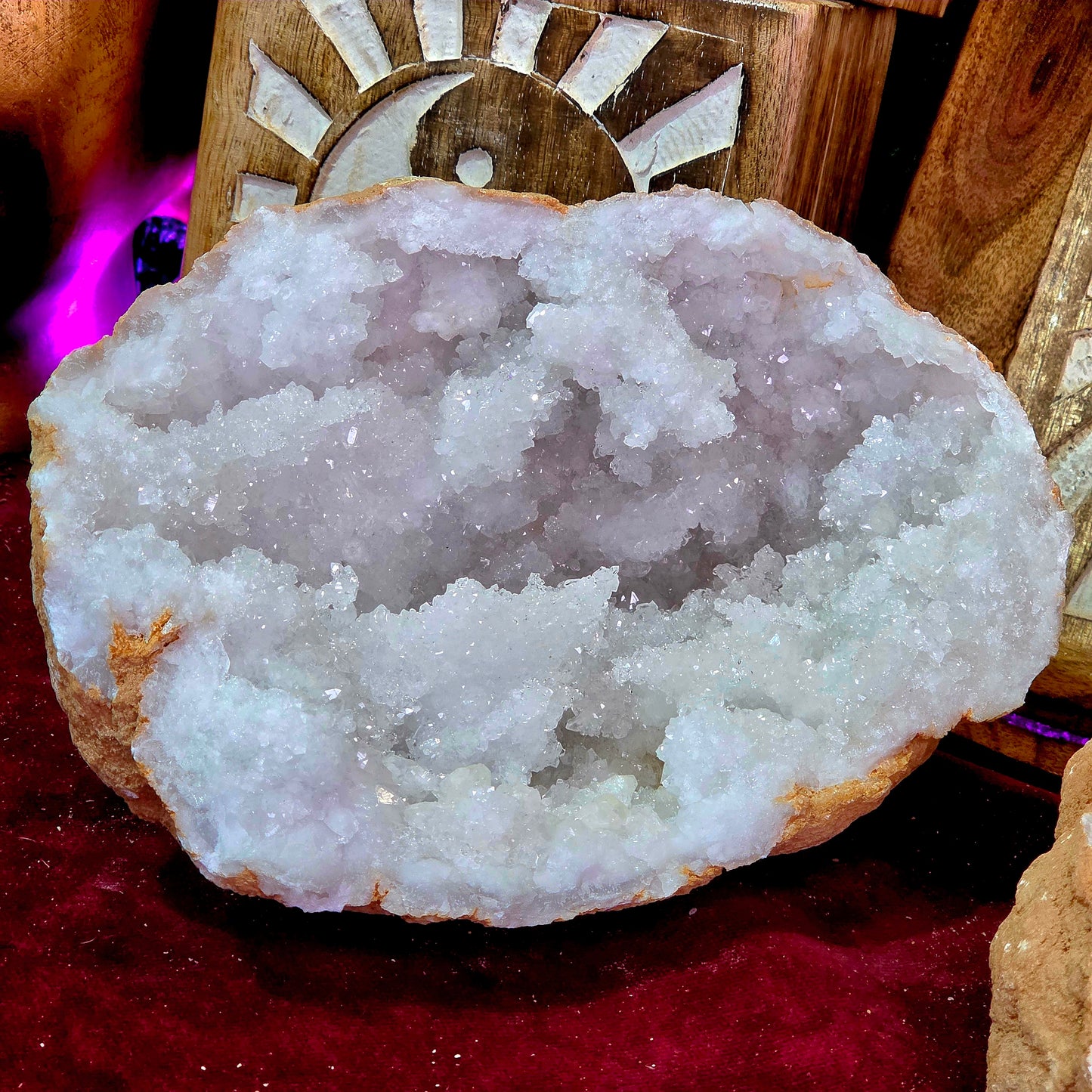 Geoda de Cuarzo Blanco 19.5 CM 2.588 kg