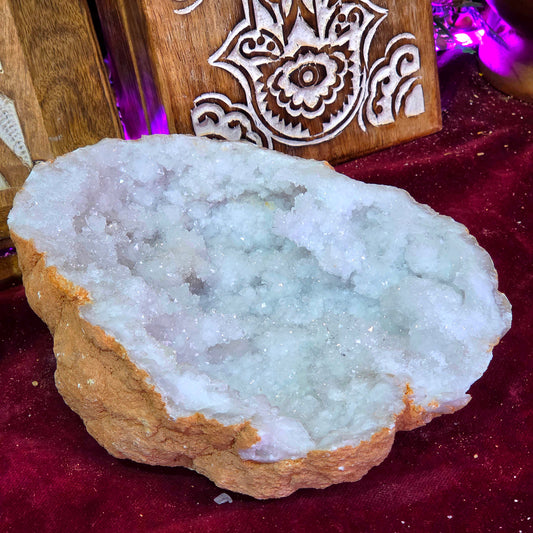 Geoda de Cuarzo Blanco 19.5 CM 2.588 kg