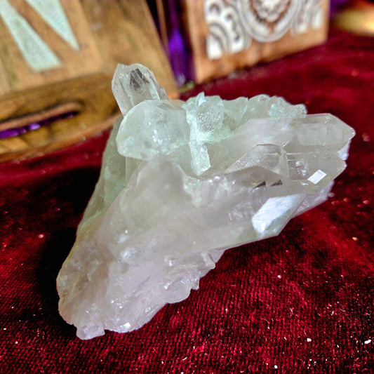 Drusa de Cuarzo Cristal 259g – Amplificador de Energía y Purificación