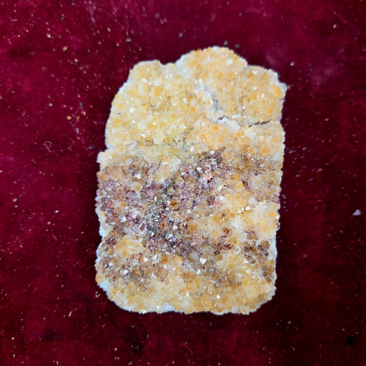 Drusa de Citrino con base 439g – Energía Positiva, Abundancia y Vitalidad