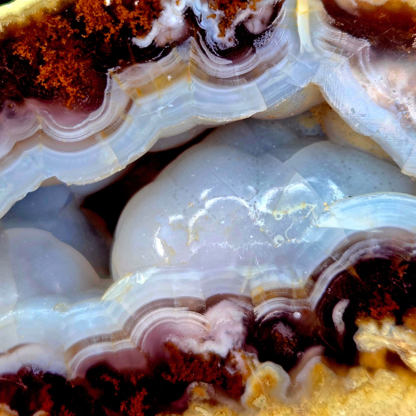 Geoda de Ágata 270g – Equilibrio, Protección y Armonía Emocional