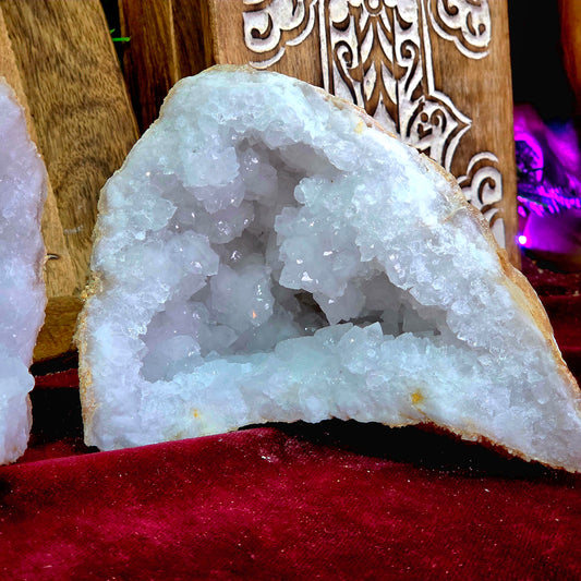 Geoda de Cuarzo Blanco 14.5 CM 2.769 kg