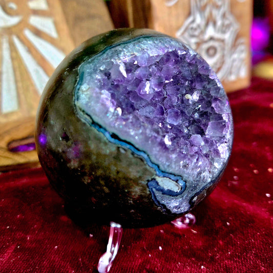 Esfera de Amatista 632g – Calma, Meditación y Equilibrio