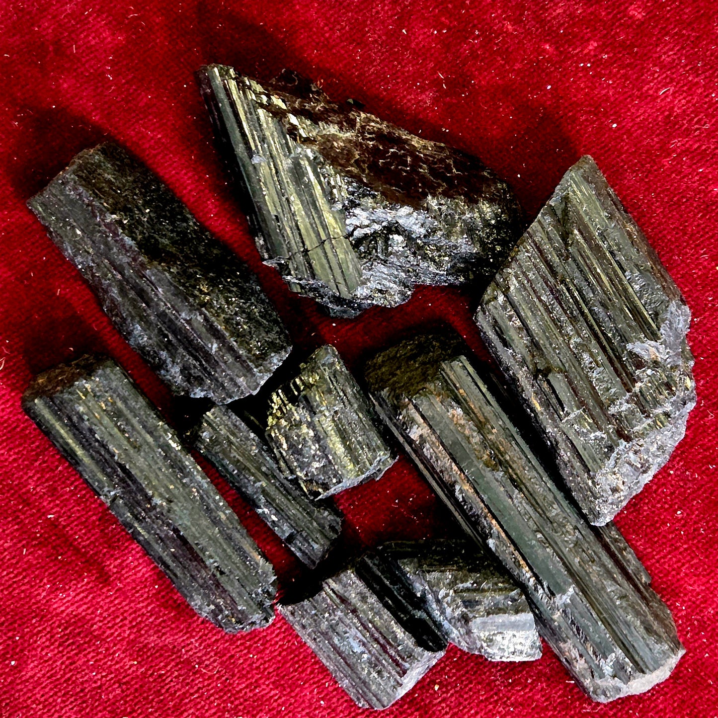 Rodado de Turmalina Negra Bruto – Protectora contra Energías Negativas