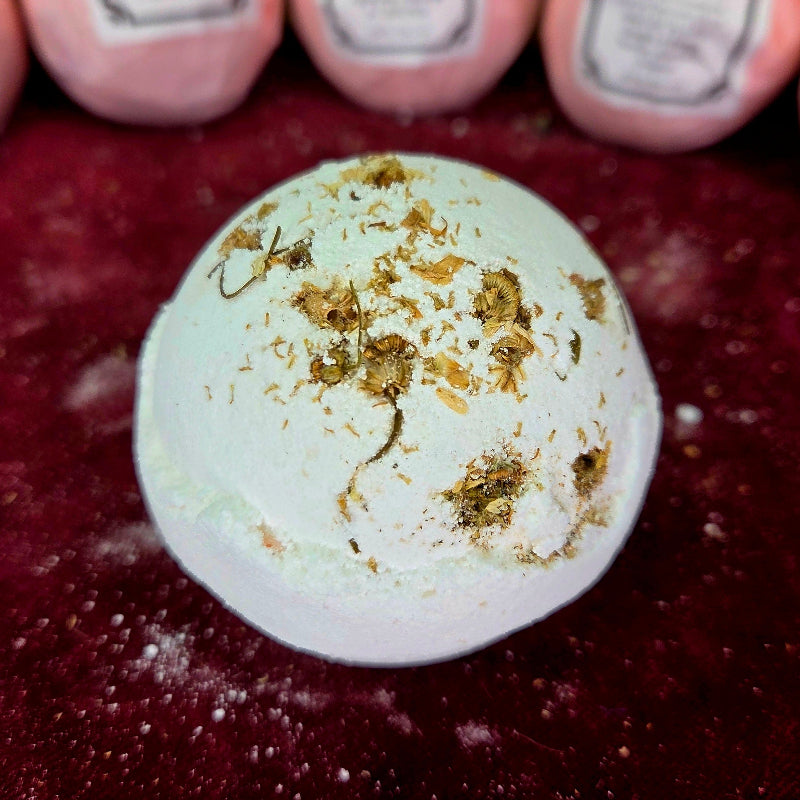 Bomba de Bano Revitalizante con Sal del Himalaya y Aceite Esencial de Manzanilla, Geranio, Pomelo , Vitamina E