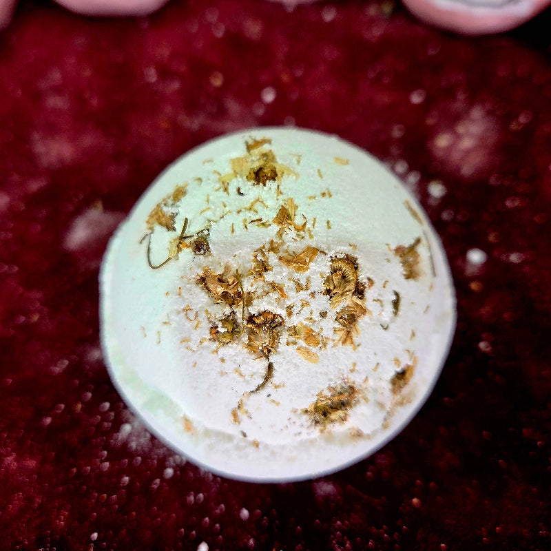 Bomba de Bano Revitalizante con Sal del Himalaya y Aceite Esencial de Manzanilla, Geranio, Pomelo , Vitamina E