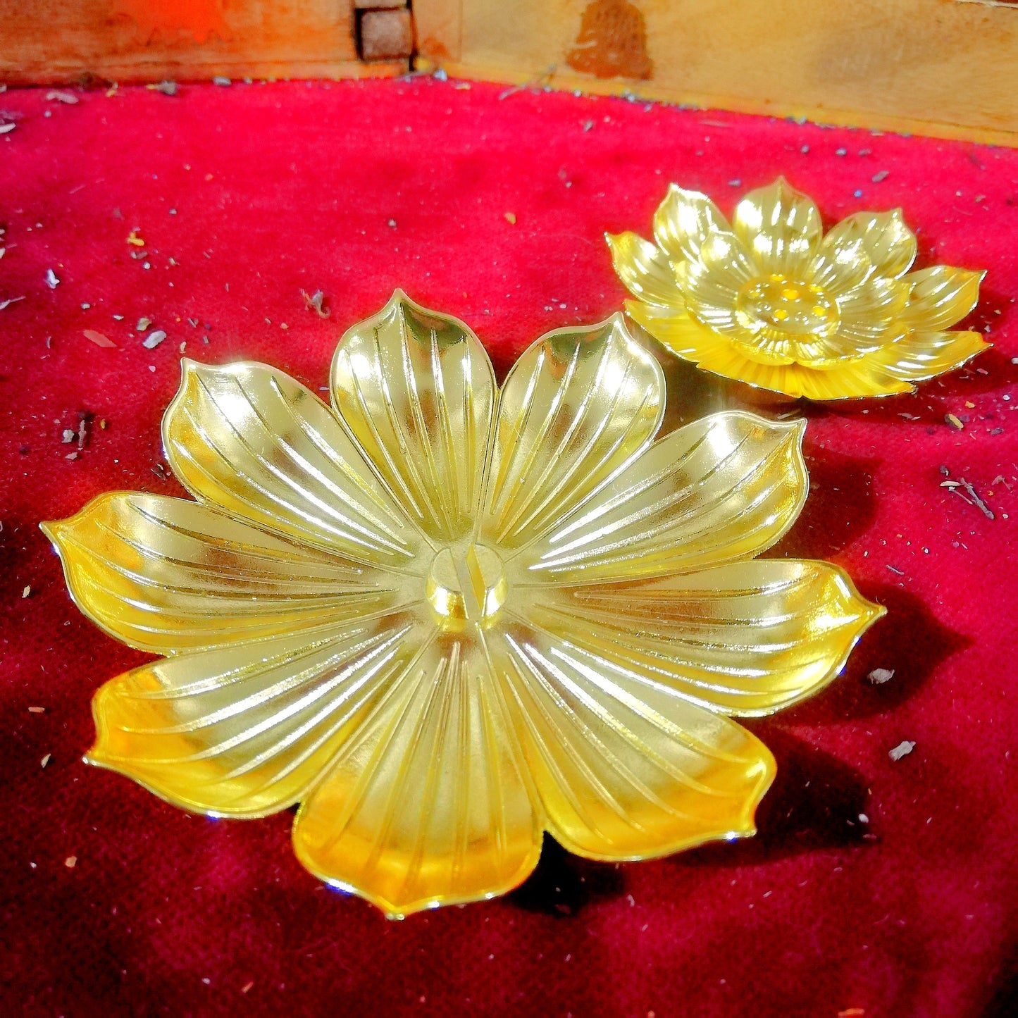 Quemador Flor de Loto Dorado