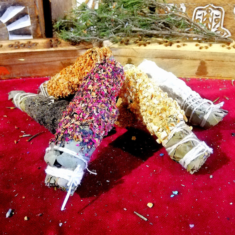 Kit Ritual personalizado con inciensos y hierbas según tu intención: protección, amor, prosperidad, limpieza o equilibrio energético.