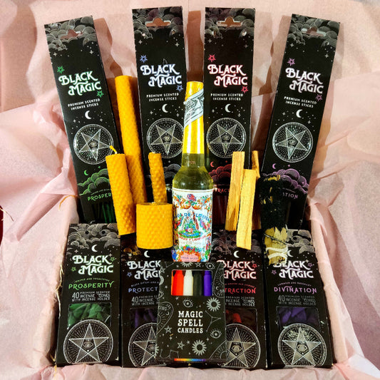 Kit para brujas Maestra del Akelarre: inciensos, velas, hierbas y accesorios completos para rituales avanzados de magia, protección y conexión espiritual.