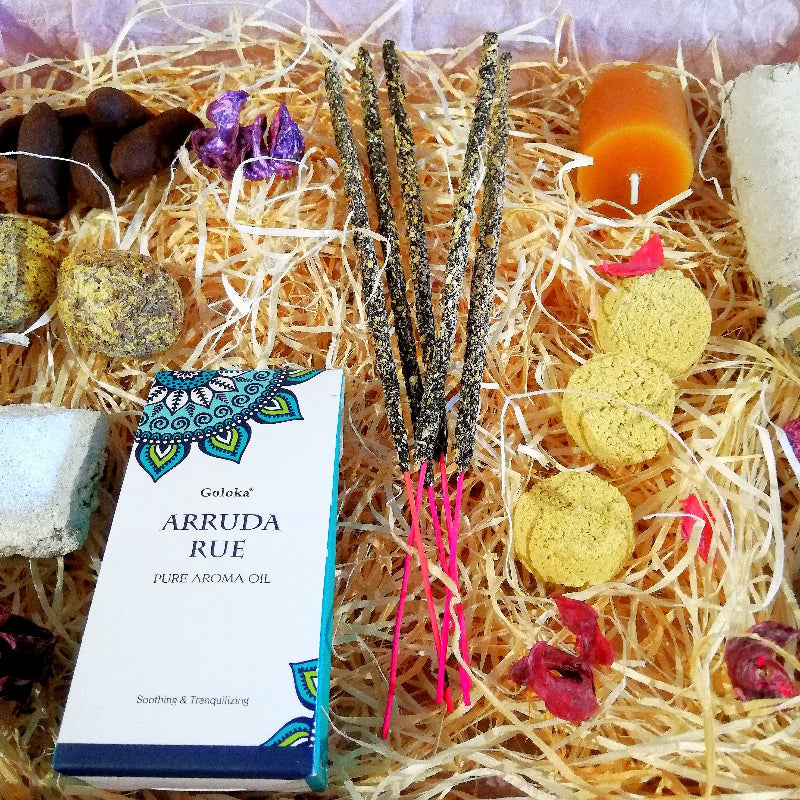 Kit ritual de abundancia y prosperidad con inciensos y hierbas energéticas para atraer oportunidades, éxito económico y buena fortuna a tu vida y tu hogar.