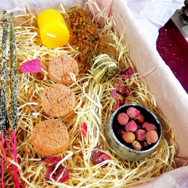 Kit ritual de inciensos para atraer amor, despertar la pasión, fortalecer relaciones y potenciar la energía romántica en tu hogar o ritual personal.