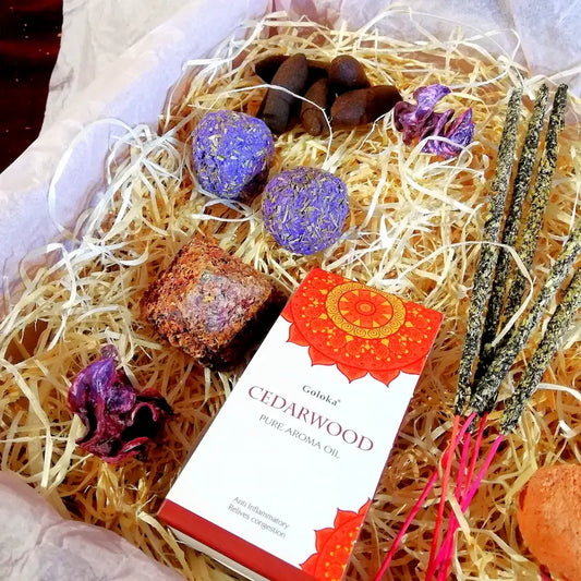 Kit ritual de inciensos para atraer amor, despertar la pasión, fortalecer relaciones y potenciar la energía romántica en tu hogar o ritual personal. Con aromas y hierbas naturales, arcania artesania.