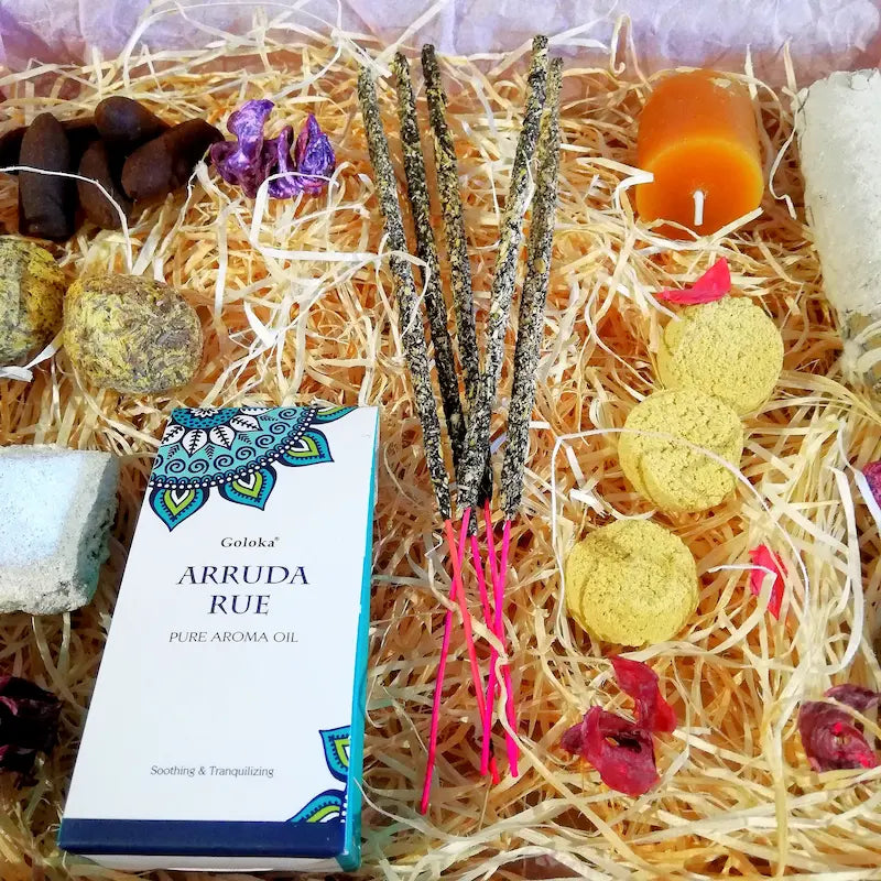 Kit ritual de abundancia y prosperidad con inciensos y hierbas energéticas para atraer oportunidades, éxito económico y buena fortuna a tu vida y tu hogar. Con aromas y hierbas naturales, arcania artesania.