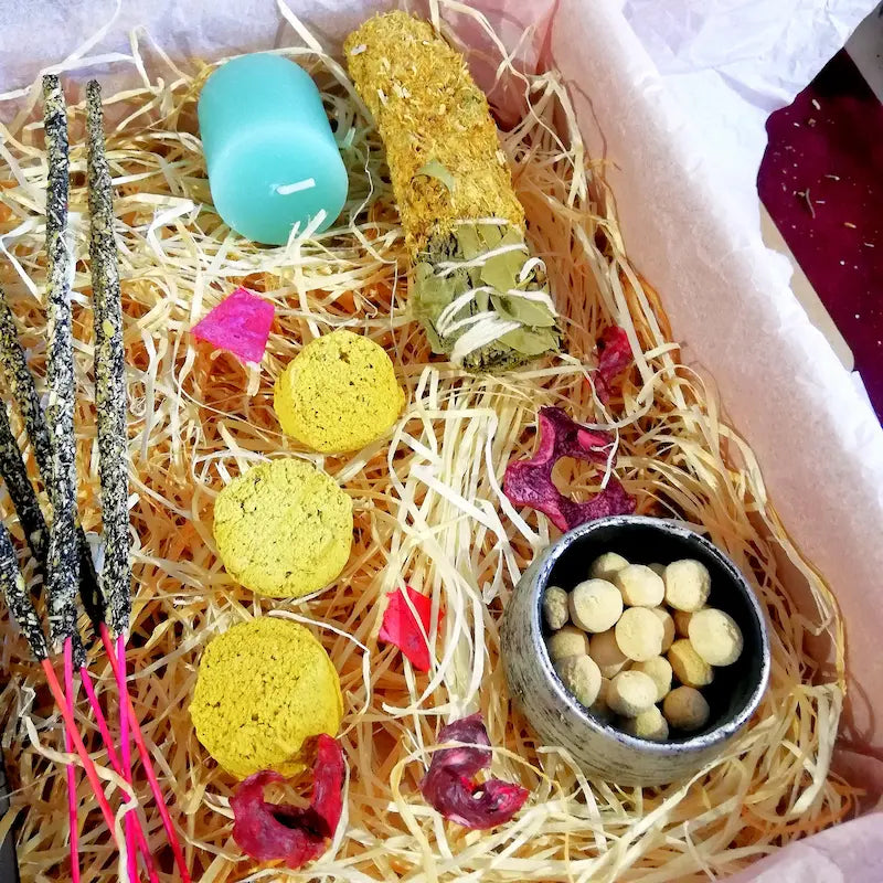 Kit ritual de inciensos para relajación y armonía, reduce estrés, equilibra emociones y crea un ambiente tranquilo y positivo en tu hogar o ritual. Con aromas y hierbas naturales, arcania artesania.