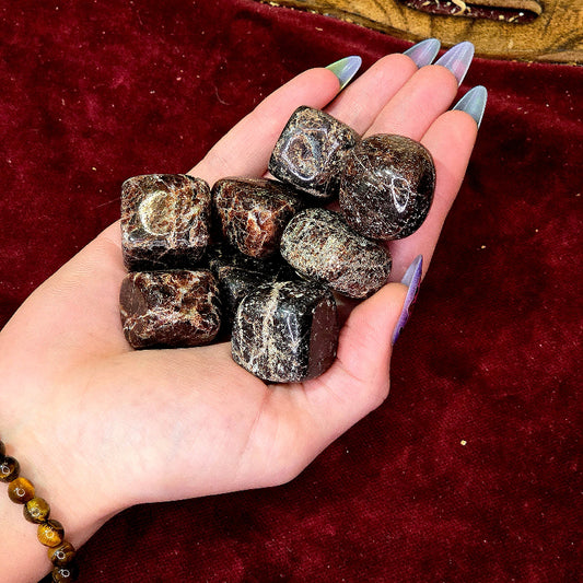 Rodado Granate – Limpieza Energética, Vitalidad y Protección