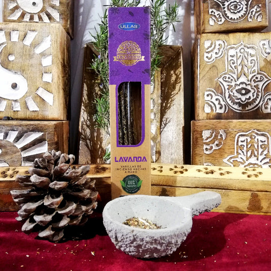 Incienso natural Lavanda aroma floral, dulce y relajante aporta tranquilidad, armonía y concentración. ideal para rituales, meditación y relajación diaria.