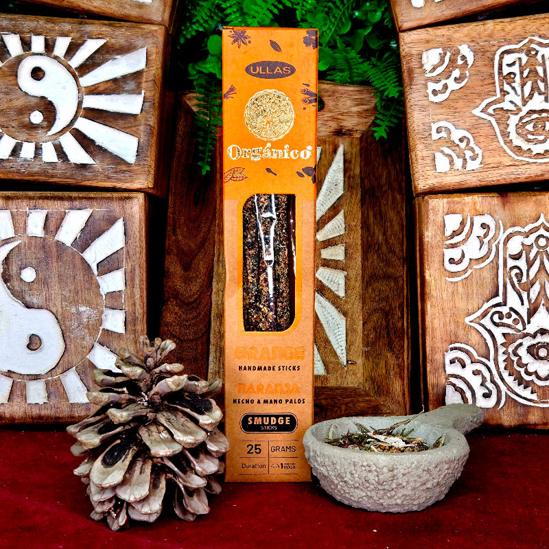 Incienso natural Naranja aroma fresco y cítrico que llena el ambiente de energía positiva, eleva el ánimo, despierta creatividad, reduce estrés y atrae prosperidad.