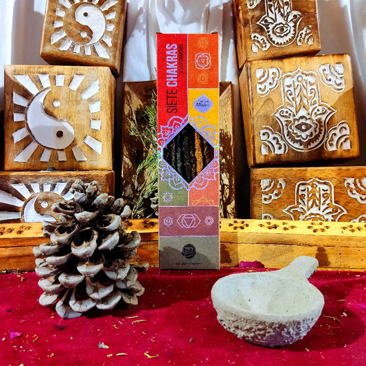 Incienso 7 Chakras Sagrada Madre elaborado para armonizar y equilibrar tus centros energéticos, ayudando a fluir la energía de forma en cuerpo, mente y espíritu