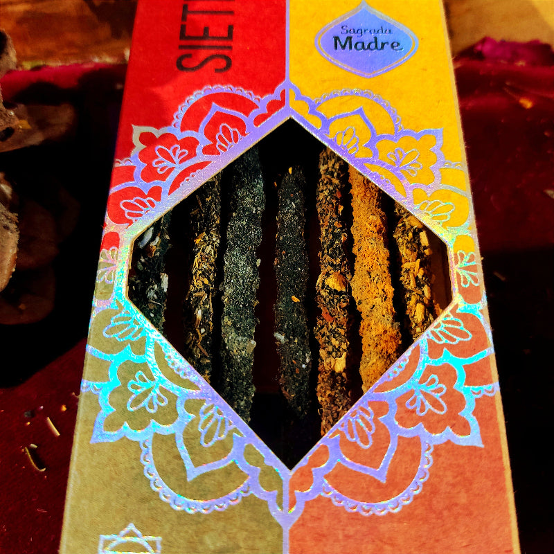 Incienso 7 Chakras Sagrada Madre elaborado para armonizar y equilibrar tus centros energéticos, ayudando a fluir la energía de forma en cuerpo, mente y espíritu