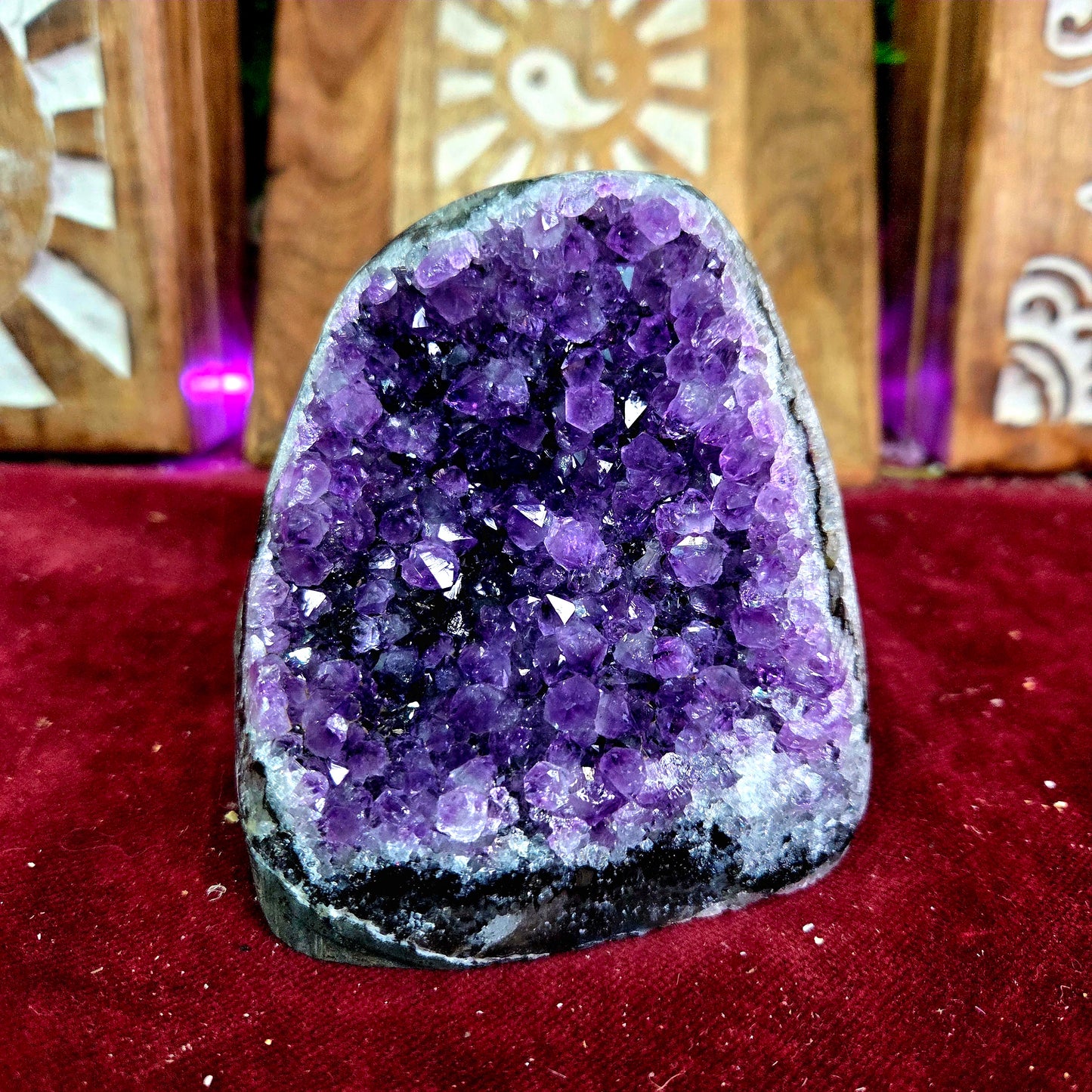 Drusa de Amatista Calidad Extra con base 564g – Calma, Meditación y Equilibrio