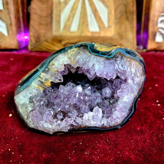 Geoda de Amatista 566g – Calma, Meditación y Equilibrio