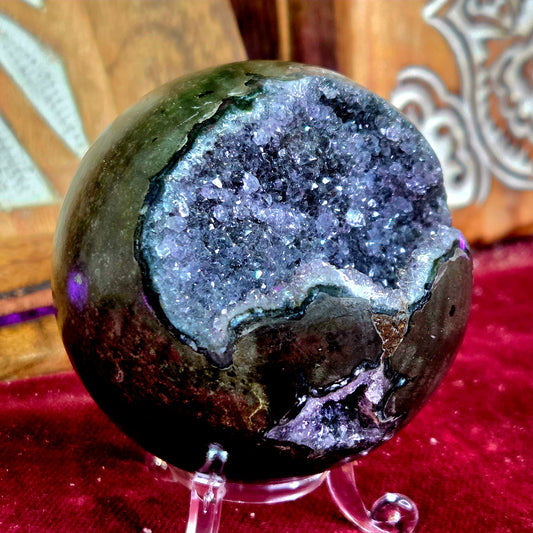 Esfera de Amatista 376g – Calma, Meditación y Equilibrio