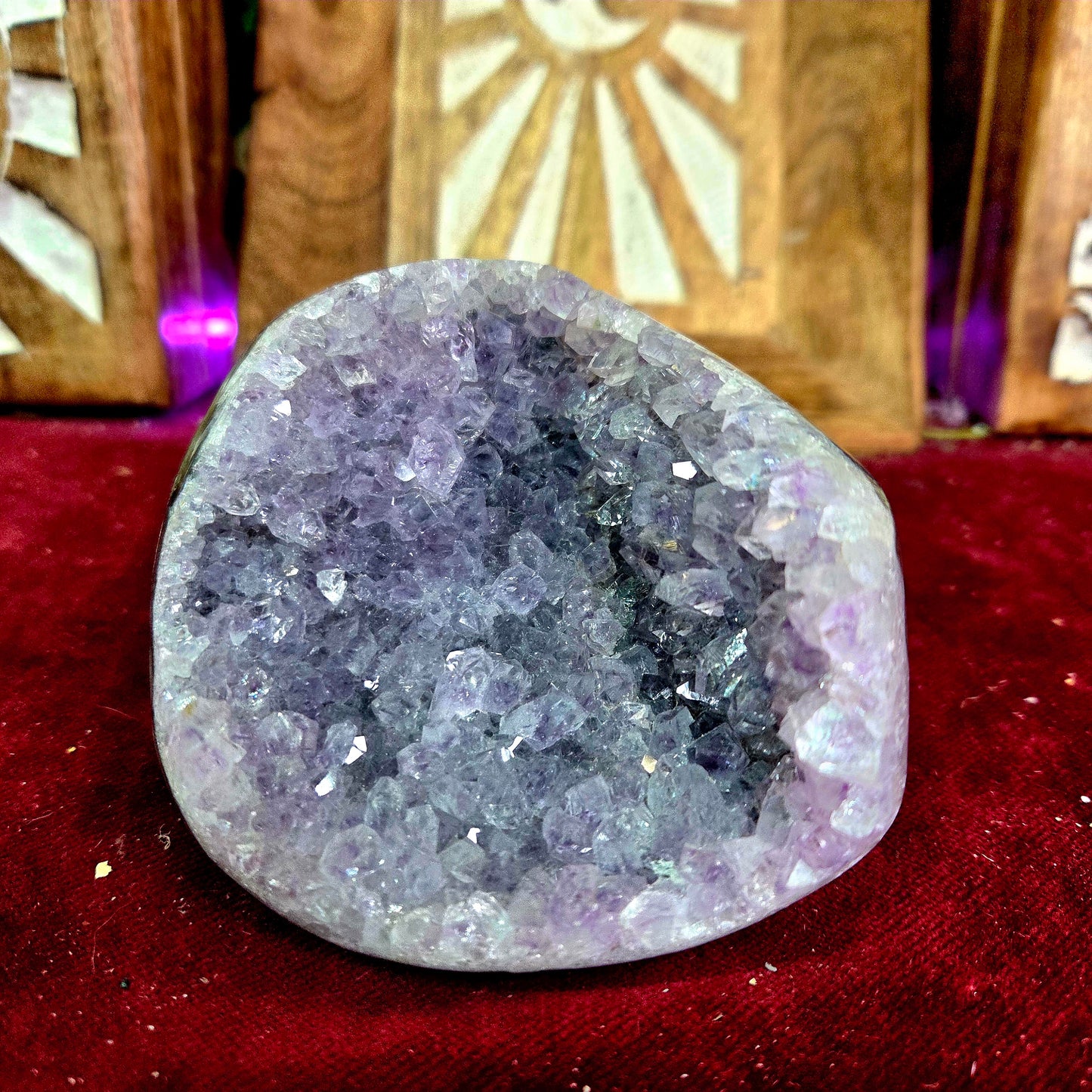 Geoda de Amatista 477g – Calma, Meditación y Equilibrio