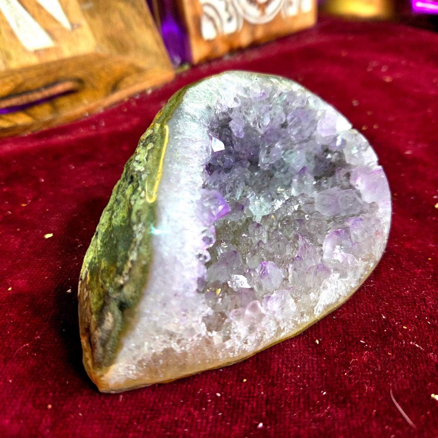 Geoda de Amatista 320g – Calma, Meditación y Equilibrio