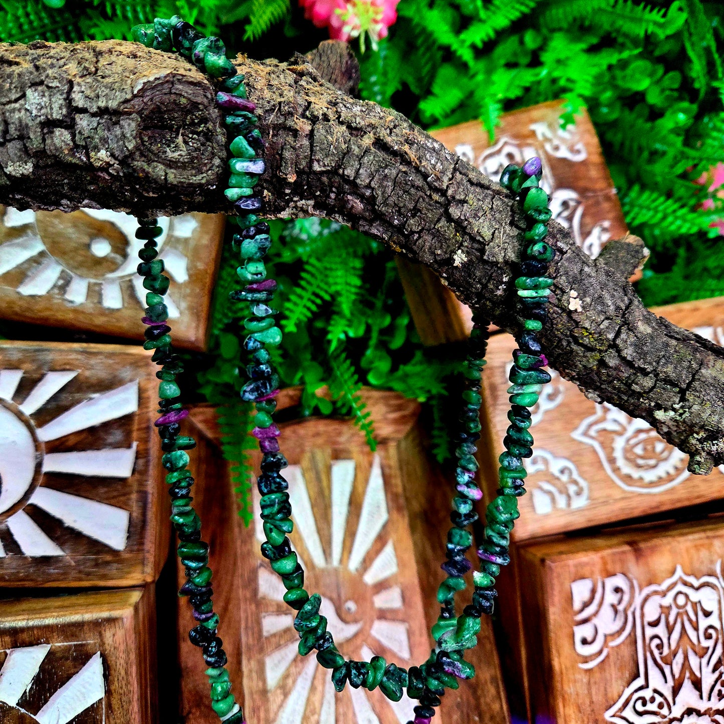 Collar Rubí Zoisita – Energía Vital, Pasión y Equilibrio Emocional