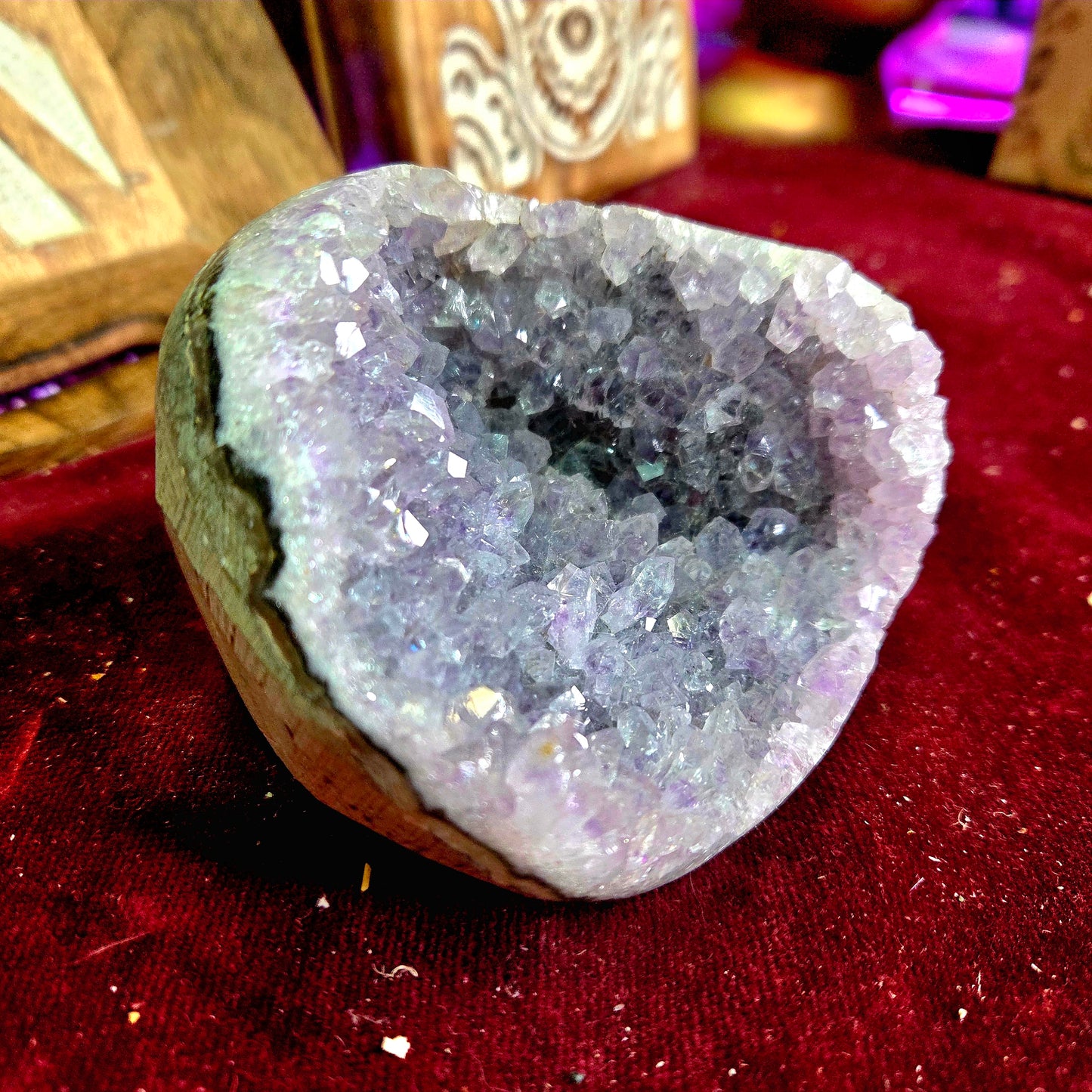 Geoda de Amatista 477g – Calma, Meditación y Equilibrio