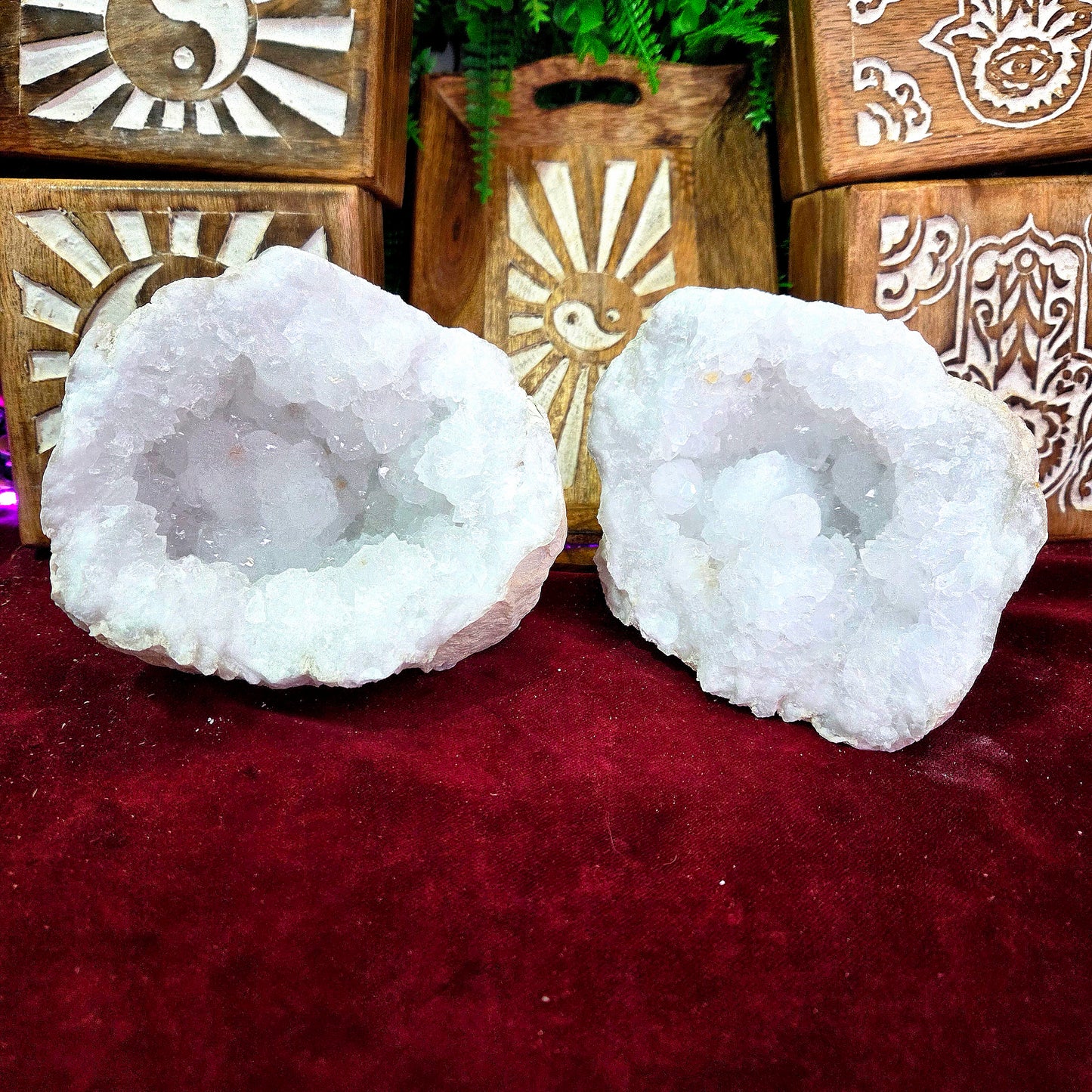 Geoda de Cuarzo Blanco 15CM 3.713 kg