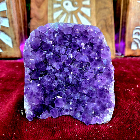 Drusa de Amatista Calidad Extra con base 691g – Calma, Meditación y Equilibrio