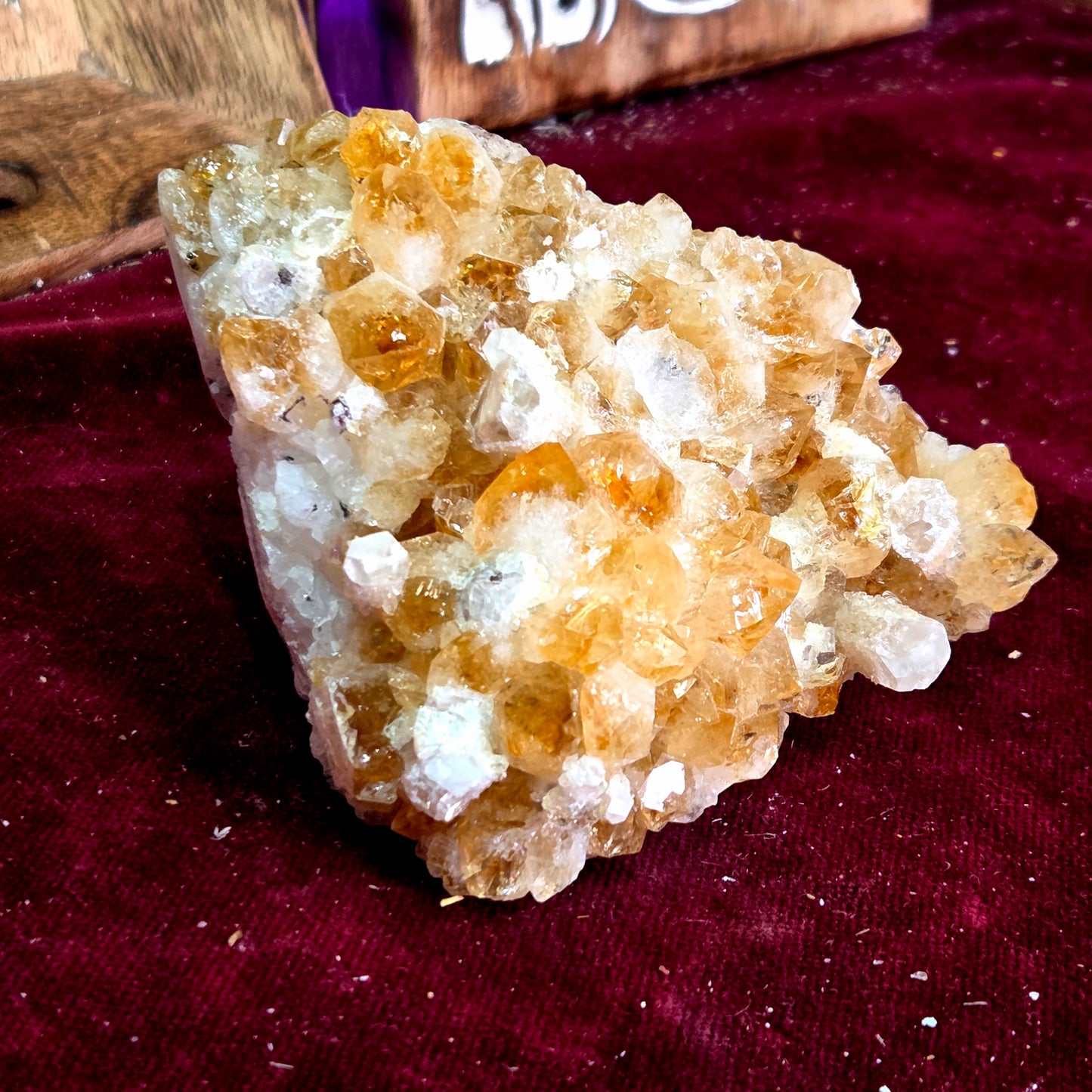 Drusa de Citrino con base 440g – Energía Positiva, Abundancia y Vitalidad