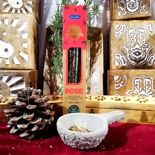 varillas de Incienso natural Rosa floral y dulce que fomenta amor, pasión y alegría. Ideal para rituales románticos, meditación y crear un ambiente armonioso y positivo. hecho a mano, arcania artesania